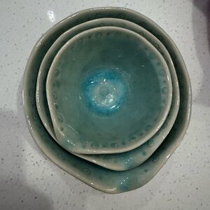 Anthropologie Ceramic measuring Set - Teal